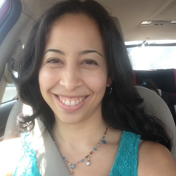 Meet your Posher, Miriam - Picture 1 of 2